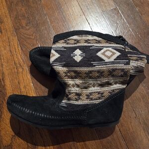 Minnetonka 1570 Baja Moccasin Mid Calf Suede Boots